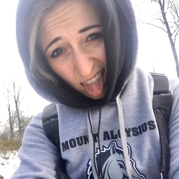 Meet your Posher, Ranie - Picture 2 of 3